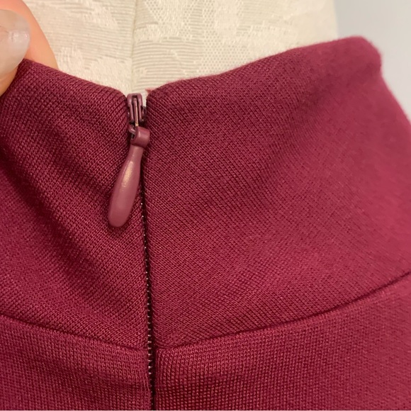 French Connection bodycon burgundy dress. Great for office or cocktail! - Picture 4 of 7